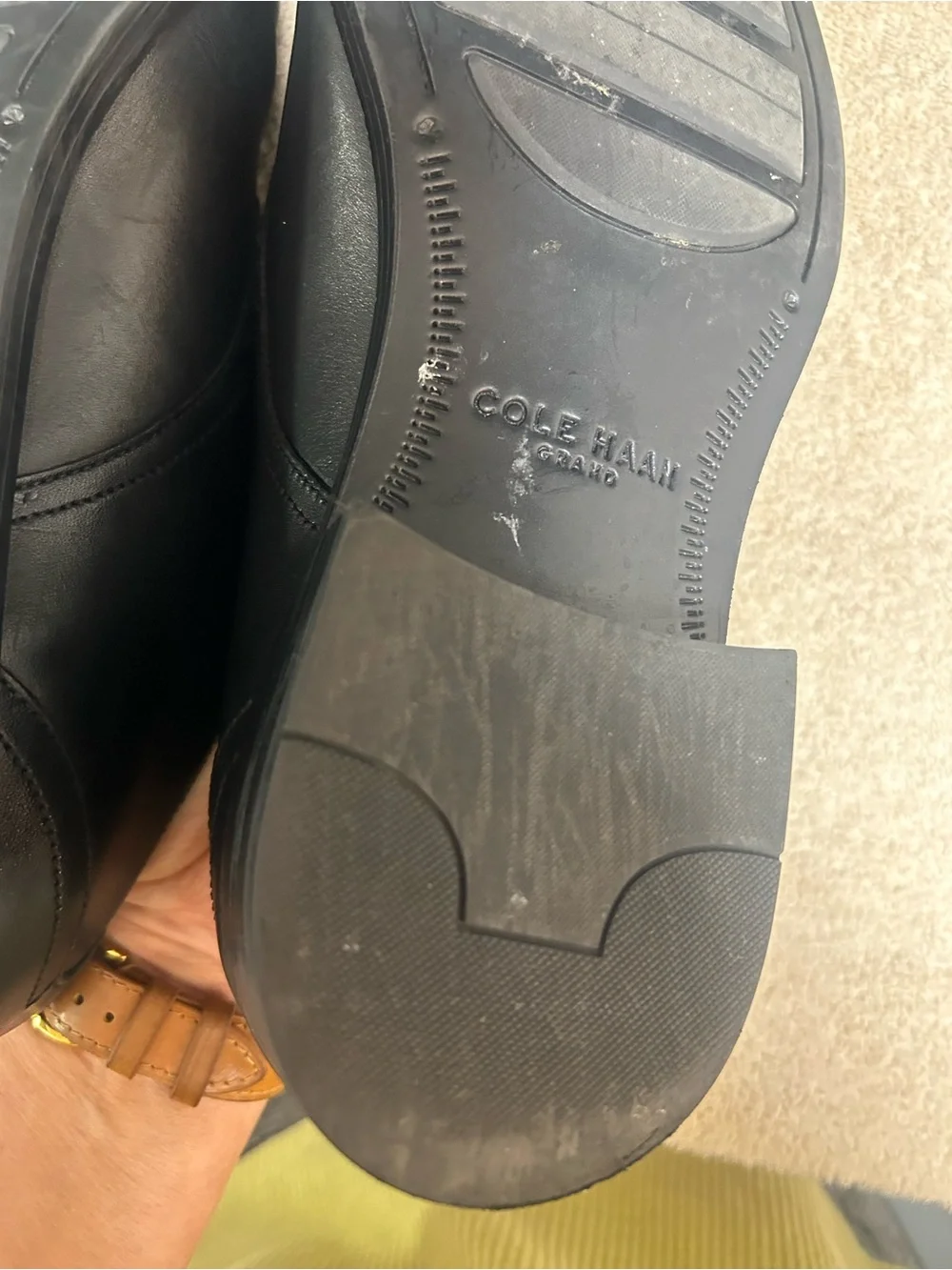 COLE HAAN HAWTHORNE smooth black leather  mens oxfords EUC size 10M little wear